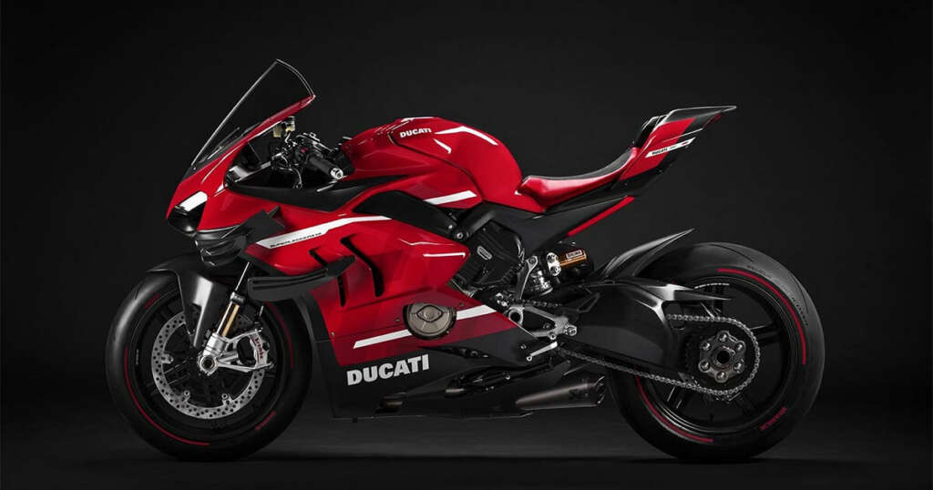 Egy vörös Ducati motor